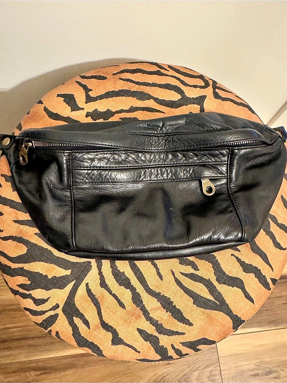 Parker Thatch Cross Your Heart Sling - Leather Black Bag